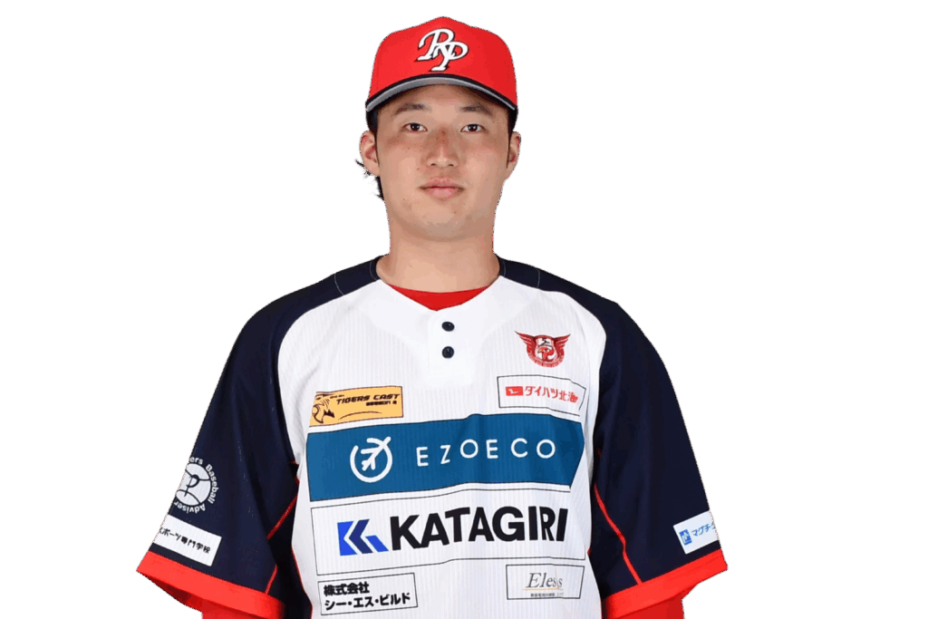 背番号3の山名　陽太選手がユニフォーム姿で正面を向いている